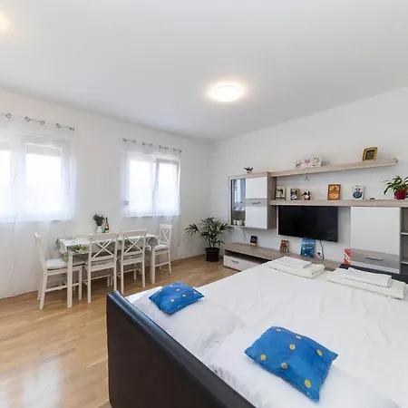 Apartment Luna *
